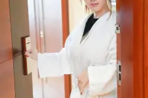 “假洋牌”售后无门带货女演员张静初面临47人集体诉讼